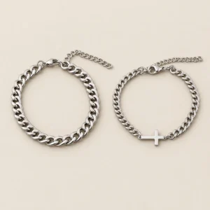 Pulsera doble con cruz de acero quirúrgico