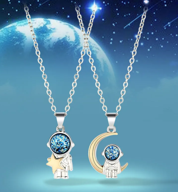 Colla Doble Con Dije De Astronautas Para Compartir