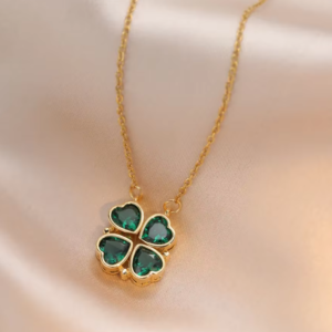 Collar trebol corazones