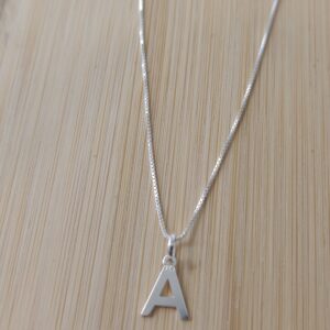 Cadena inicial lisa plata 925