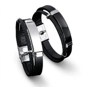 Pulsera negra con placa y trenzado