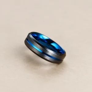 Anillo negro con línea azul de acero quirúrgico